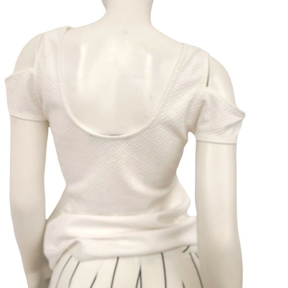 Guess White Textured Shoulder Top sz Medium - Picture 4 of 5